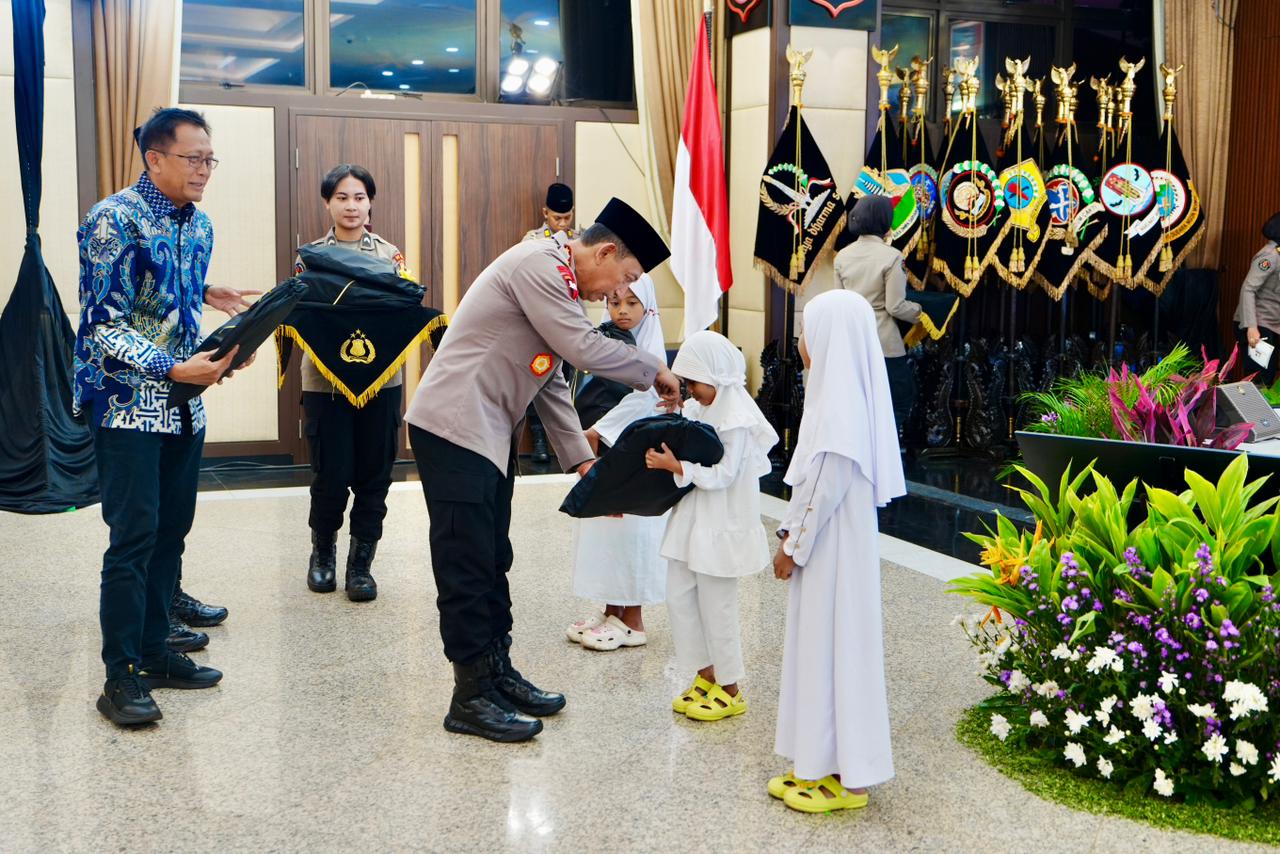 Bagikan Takjil dan Buka Puasa Bersama Bareng Insan Pers, Kapolri: Suara Media Suara Publik