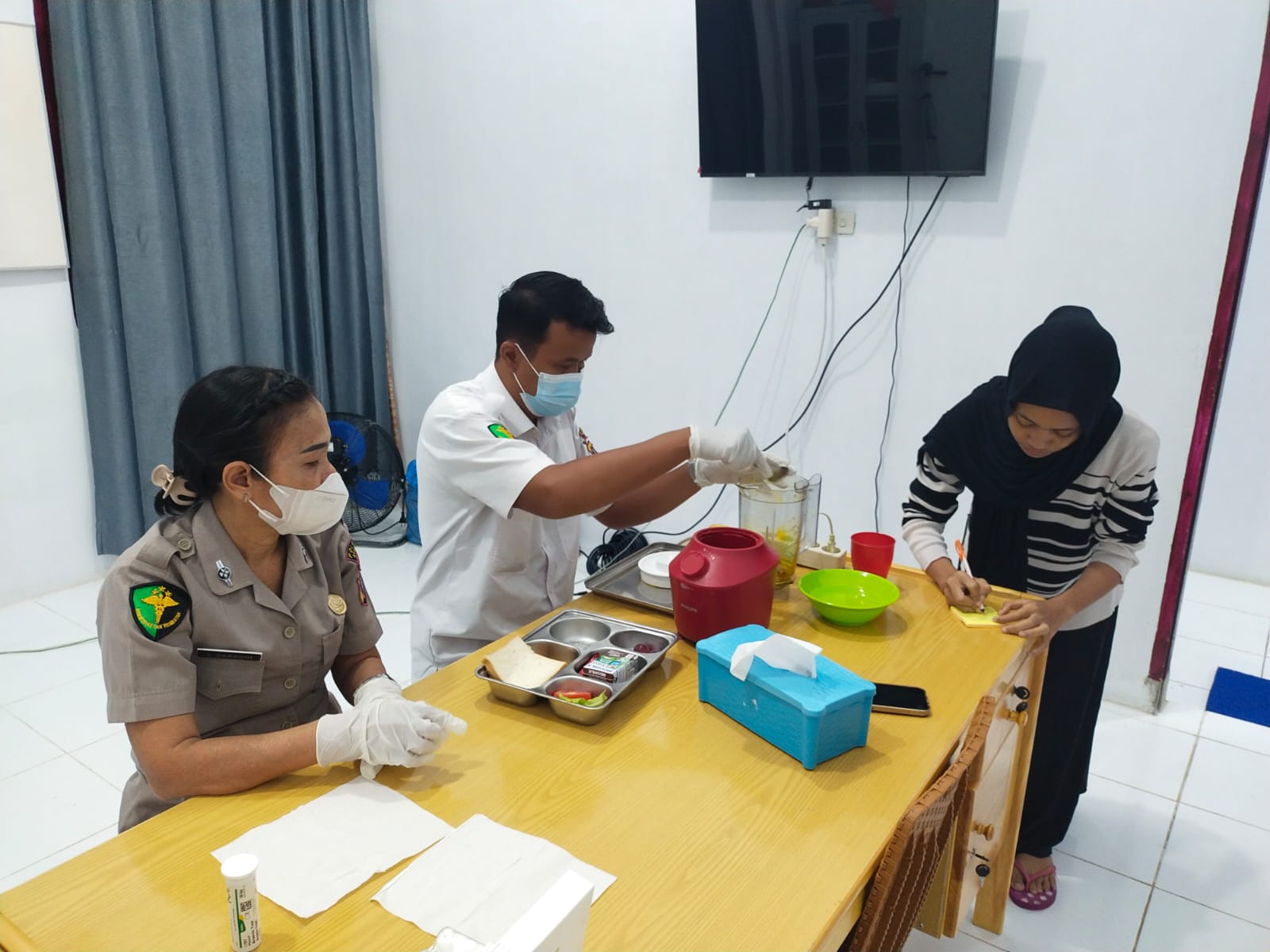 Dokkes Polres Asahan Gelar Pemeriksaan Safety Food dan Berikan Makanan Bergizi Gratis untuk Anak Sekolah